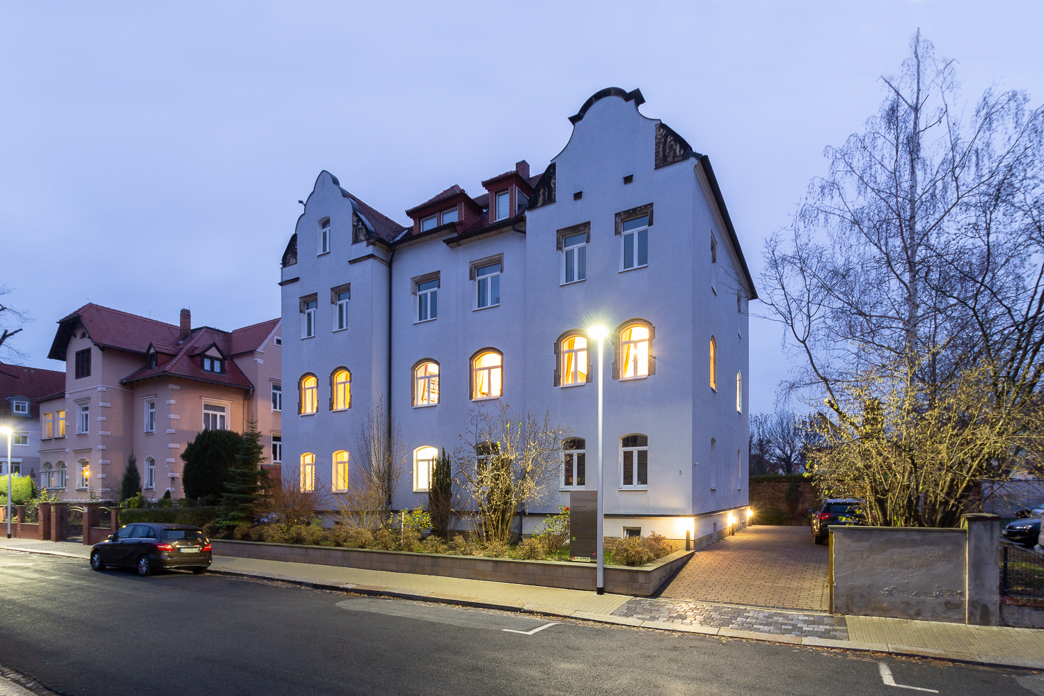 Hausansicht am Abend
